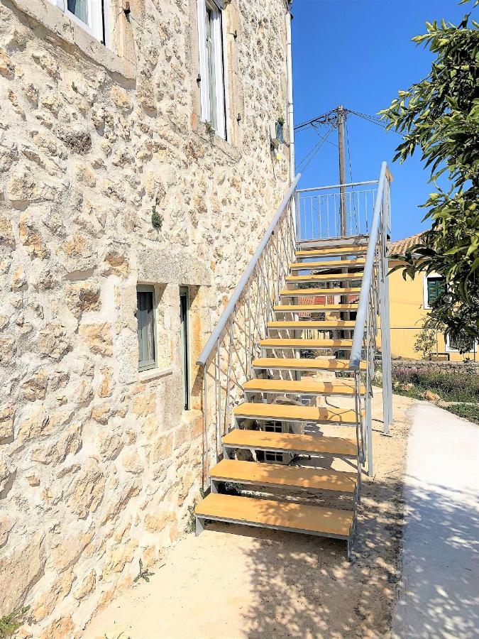 Mangata Suites Homes With Private Pools Spartokhorion Экстерьер фото